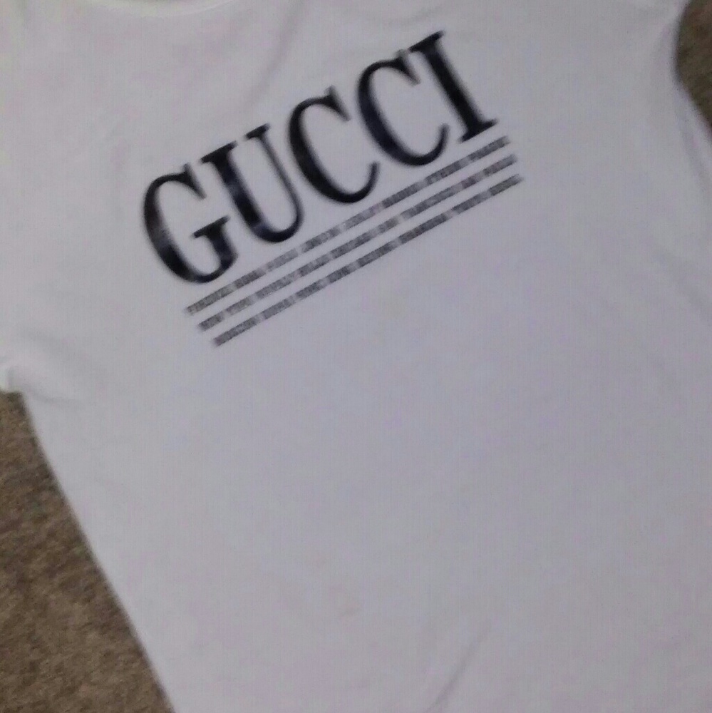 White logo t shirt